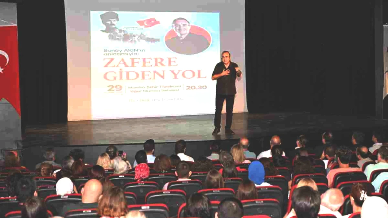Sunay Akın'ın 'Zafere Giden Yol' Söyleşisi: Alkışlar Arasında Geçen Unutulmaz Anlar!